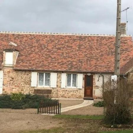 Vallon-en-sully, 3 Pieces, 4 Personnes - Fr-1-489-171 *