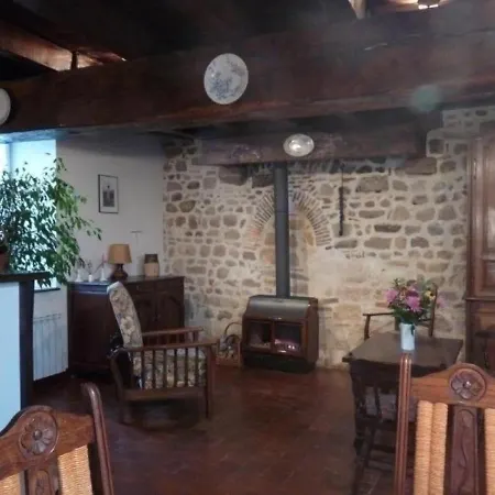 Vallon-en-sully, 3 Pieces, 4 Personnes - Fr-1-489-171 * Vallon-en-Sully